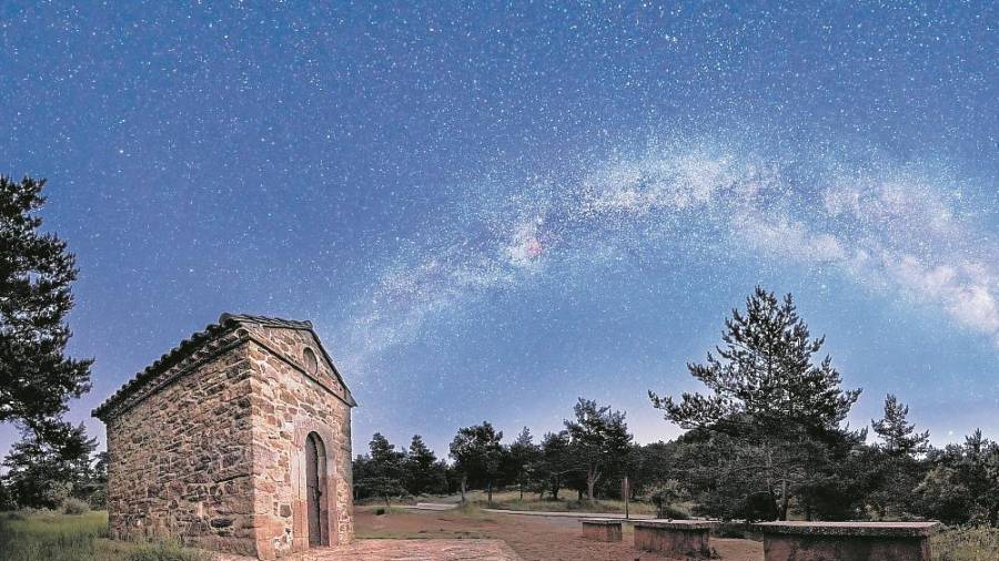 Mirador astronòmic de Sant Roc y Vía Láctea. Foto:&nbsp;Parc astronòmic muntanyes de prades/cedida