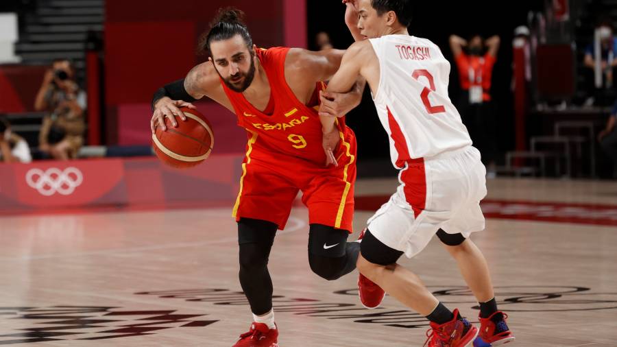 Ricky Rubio destacó en el debut de la selección española de baloncesto. Foto: EFE