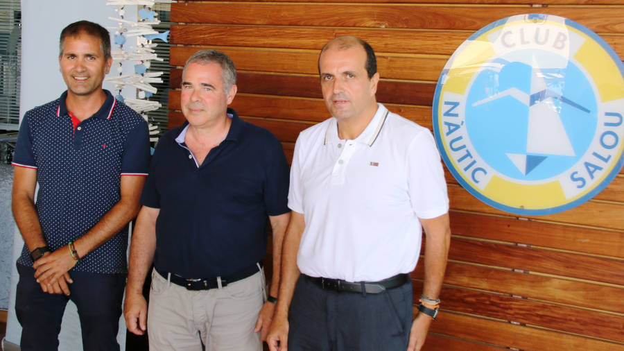 El gerente Jordi Huguet, el presidente Jaume Vicheto y el vicepresidente Xavi Matas, ayer en las instalaciones del club N&agrave;utic. Foto: A. Marin&eacute;