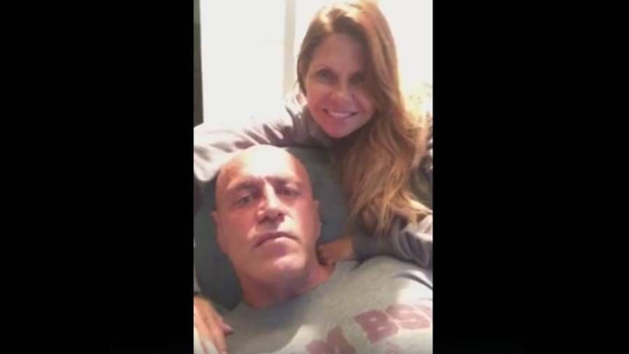 Uno de los fotogramas del vídeo que la mediática pareja ha colgado en el Facebook de La Fàbrica.