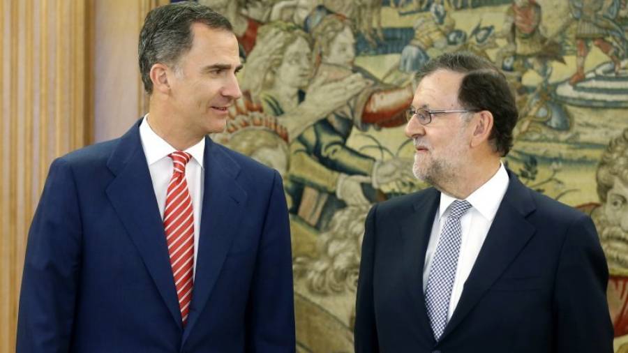 El líder del PP, Mariano Rajoy, i el rei Felip VI, es miren a La Zaruela. Foto: ACN