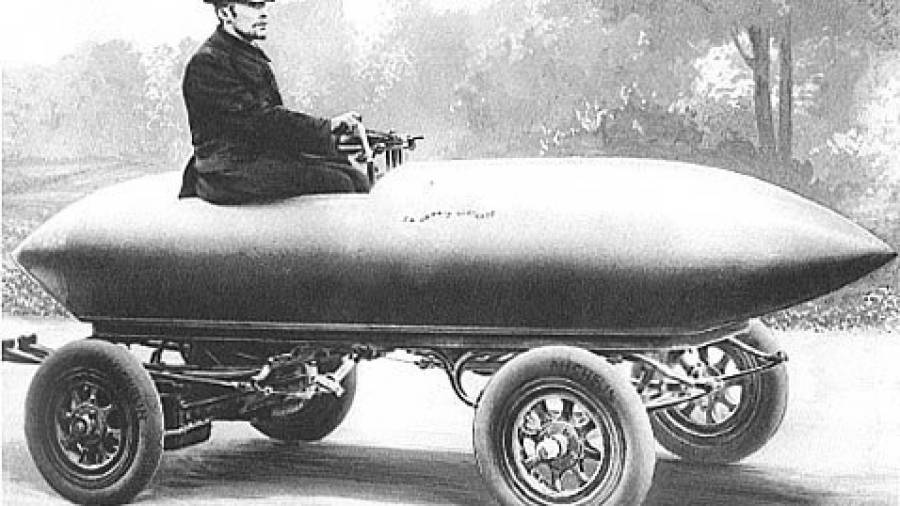 ¿Sabías que... el primer coche eléctrico se inventó en el siglo XIX?
