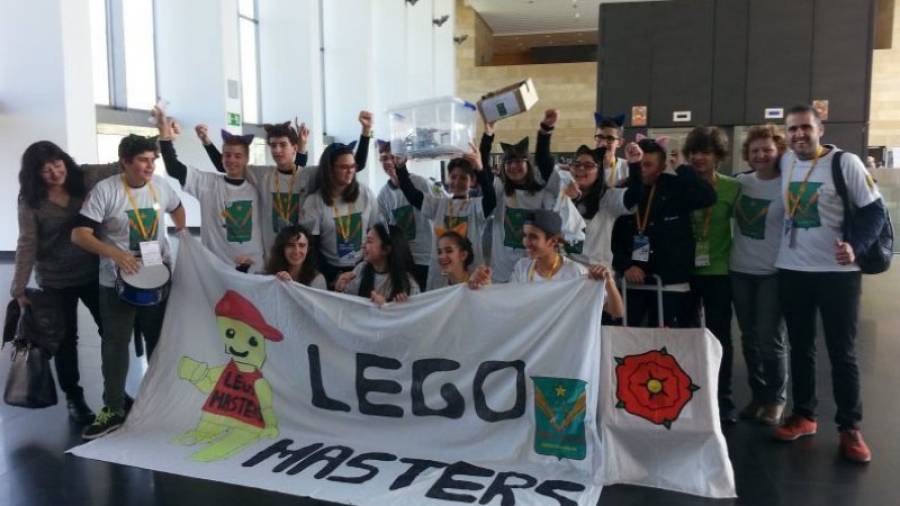 Membres de l´equip Lego Masters, que van ser premiats a Logroño. FOTO: INSTITUT ROSETA MAURI