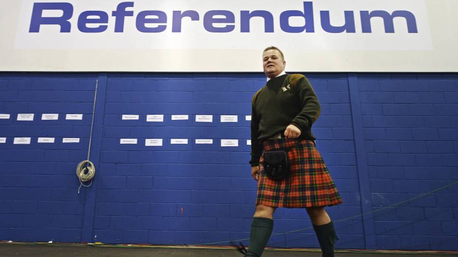 Escocia celebró el primer referéndum el 18 de septiembre de 2014, con resultado negativo. FOTO: ANDY RAIN/EFE
