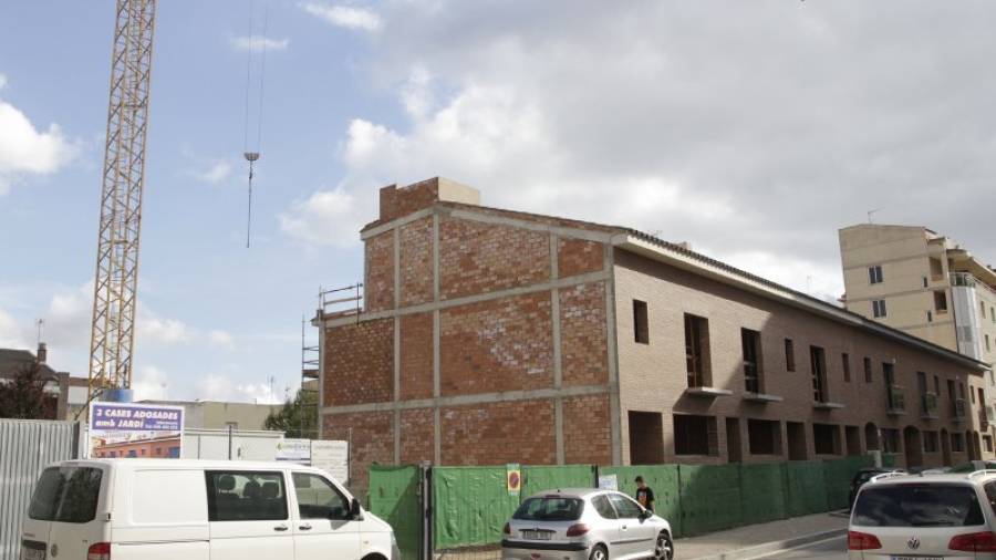 Imagen de archivo de una promoción de nuevas viviendas en la ciudad de Reus, el pasado mes de abril. Foto: Pere Ferré/DT