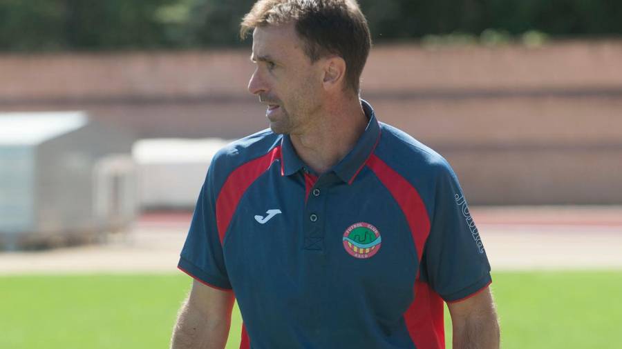 En la imagen el entrenador del FC Ascó, Santi Castillejo. FOTO: joan revillas