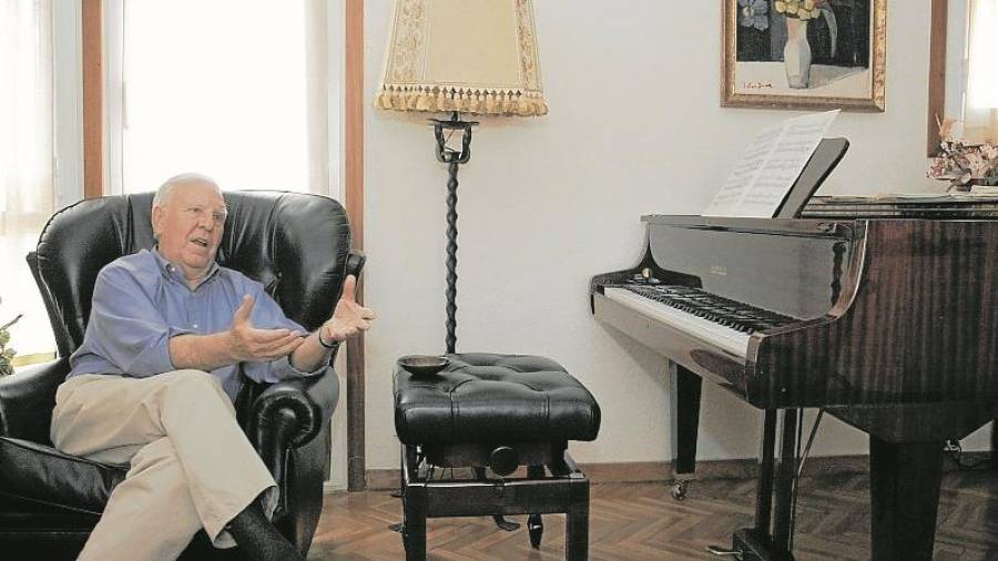 Josep Gomis, amb el seu estimat piano. FOTO: DT