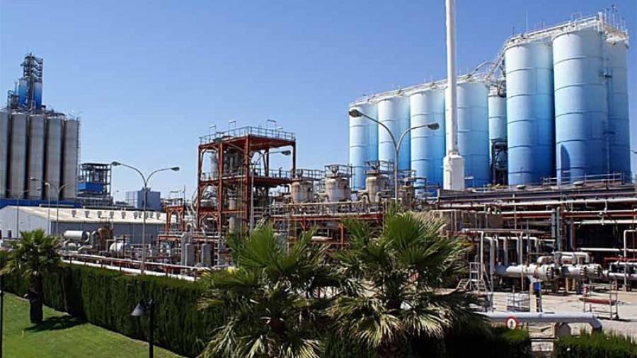 Instalaciones de Dow Chemical en el Polígono Sur del polo petroquímico de Tarragona.