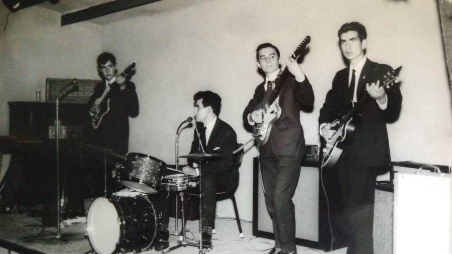 Los Timers tocando en el Cau de l'Arc de L'Arboç, en los años 60.