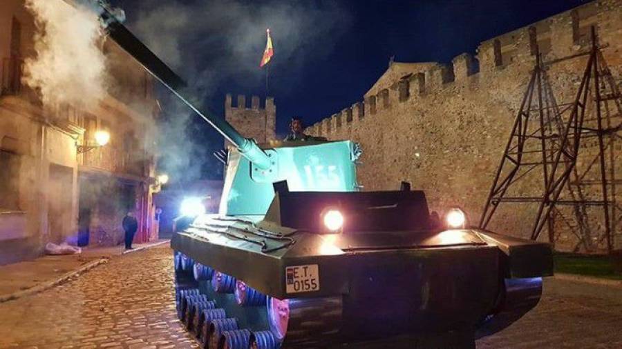 La colla va posar a la venta a Wallapop el tanc que van fer servir a la desfilada. Foto: Facebook Embrag&agrave;nia Montblanc