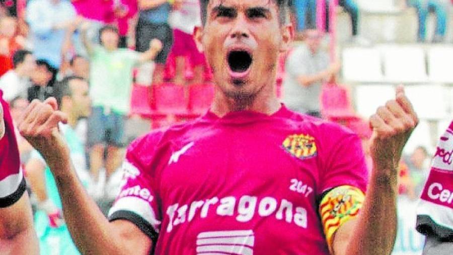 Xisco Campos, celebrando un gol como grana, hace dos temporadas. Foto: pere ferré
