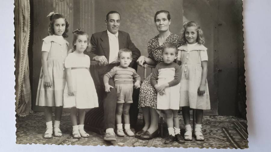 La familia Casas Perin, años después de dejar el búnker.
