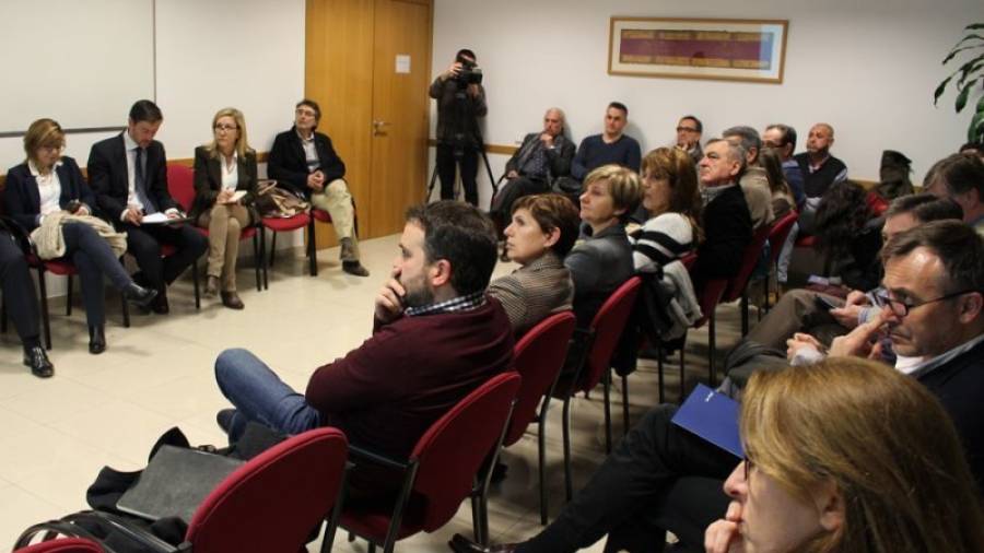 Un momento de la reunión en la sede de la asociación empresarial en Vilanova. Foto: DT
