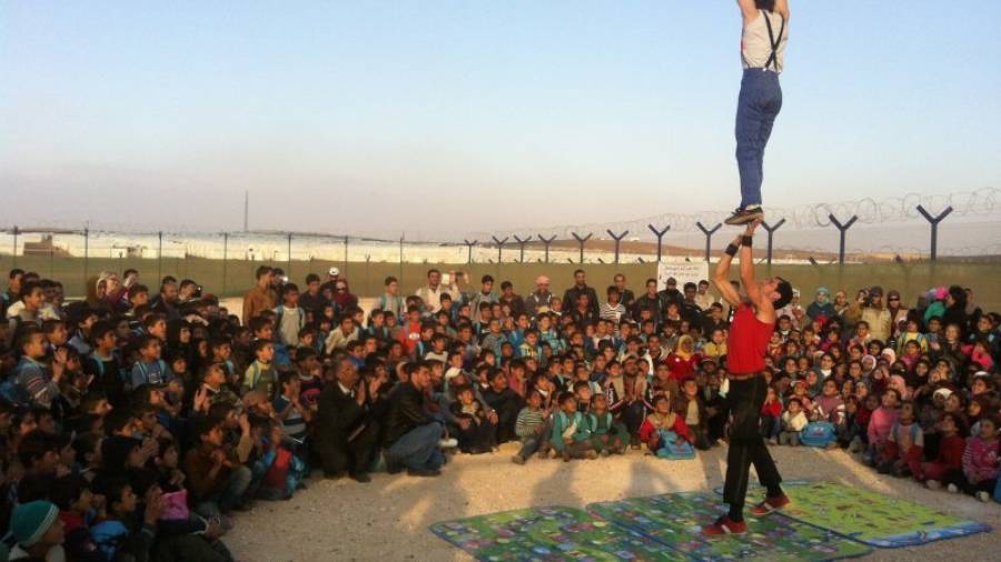 L´any 2014, Cia. Passabarret va fer una expedició als camps de refugiats de Jordània. Foto: Cedida