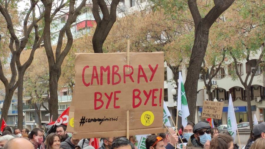 Los docentes piden la dimisión de Cambray. Foto: Norián Muñoz