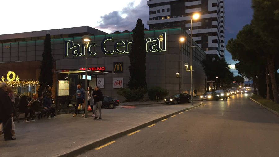 El centro comercial Parc Central está ubicado en la Avinguda de Roma con Vidal i Barraquer. FOTO: DT