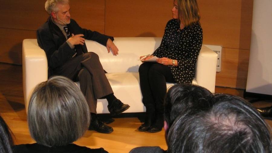 El alcalde de El Vendrell, Martí Carnicer responde a las preguntas de la periodista Sara Sans. Foto: JMB