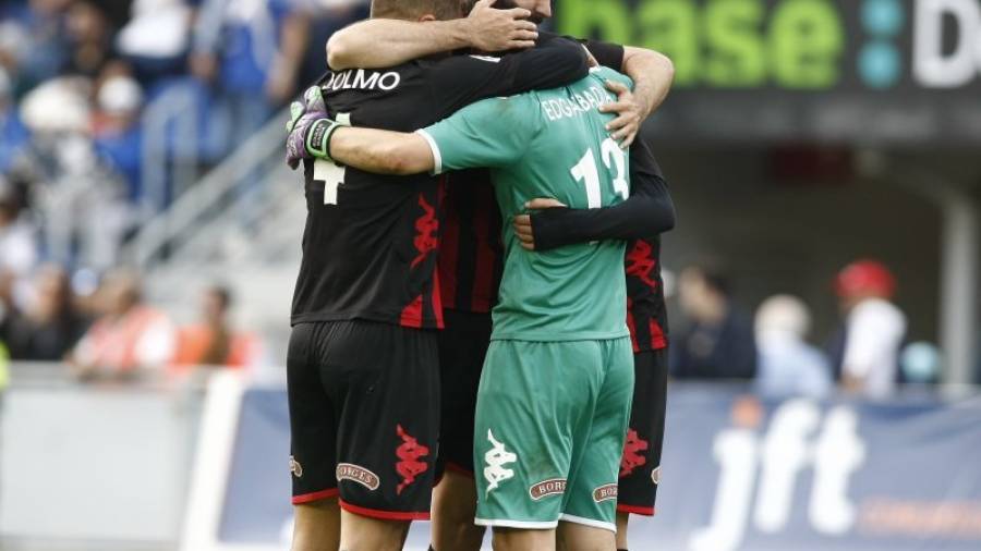 Los jugadores del Reus celebrando la victoria. Foto: ACAN