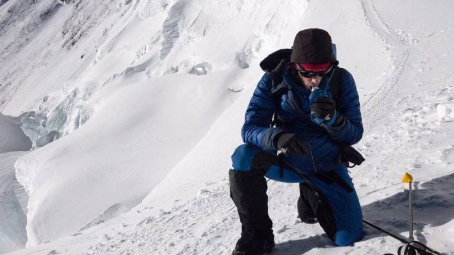 Kilian Jornet durante su ascensión al Everest.