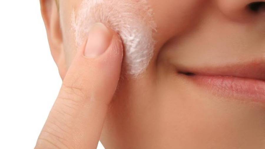 El estudio de la OCU destaca que las cremas sólo penetran las capas superficiales de la piel. Foto: DT