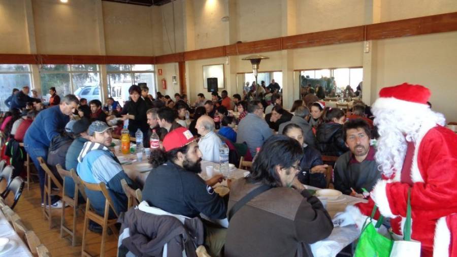 Imatge del dinar de Nadal organitzat per La Taulada amb un centenar d'assistents. Foto: La Taulada