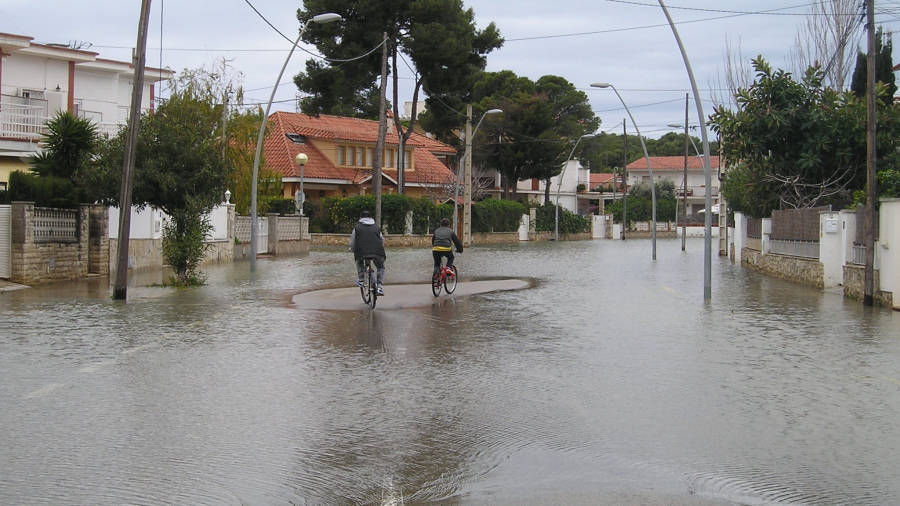 Una calle de Brisamar&nbsp;inundada.