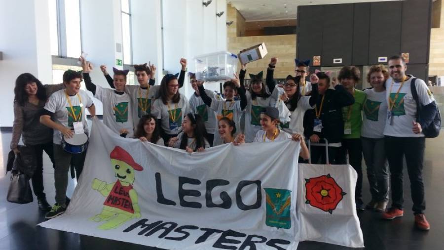 Membres de l´equip Lego Masters, que han estat premiats a Logroño. FOTO: INSTITUT ROSETA MAURI