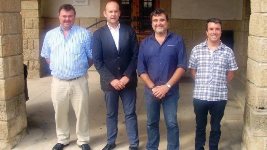 Els quatre alcaldes que l´octubre passat van constituir l´Associació de Municipis Eòlics de Catalunya. Foto: ACN