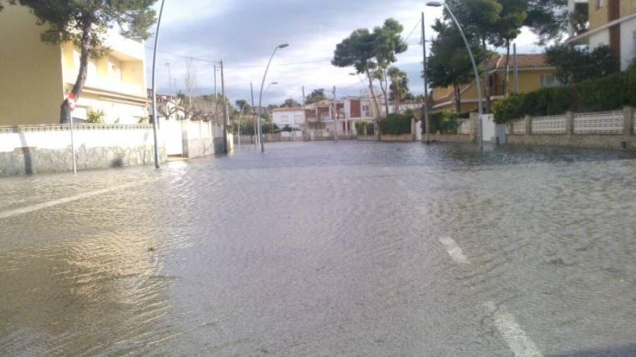 Les inundacions són un dels principals problemes als barris marítims. Foto: DT