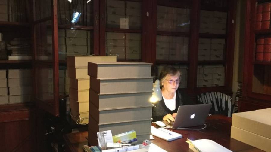 Coral Cuadrada es profesora de Archivística en la URV y directora de este archivo privado desde 2014. Foto: Cedida