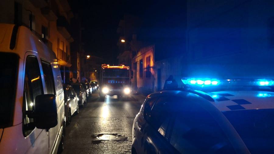 La Polic&iacute;a Local ha cortado la calle esta noche de martes en Torredembarra.