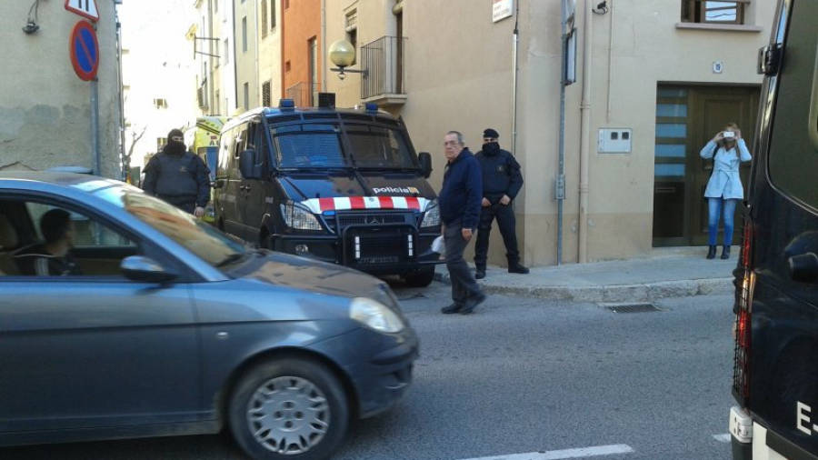 Imagen del dispositivo policial que se ha desplegado en Valls. Foto: Lluís Milián