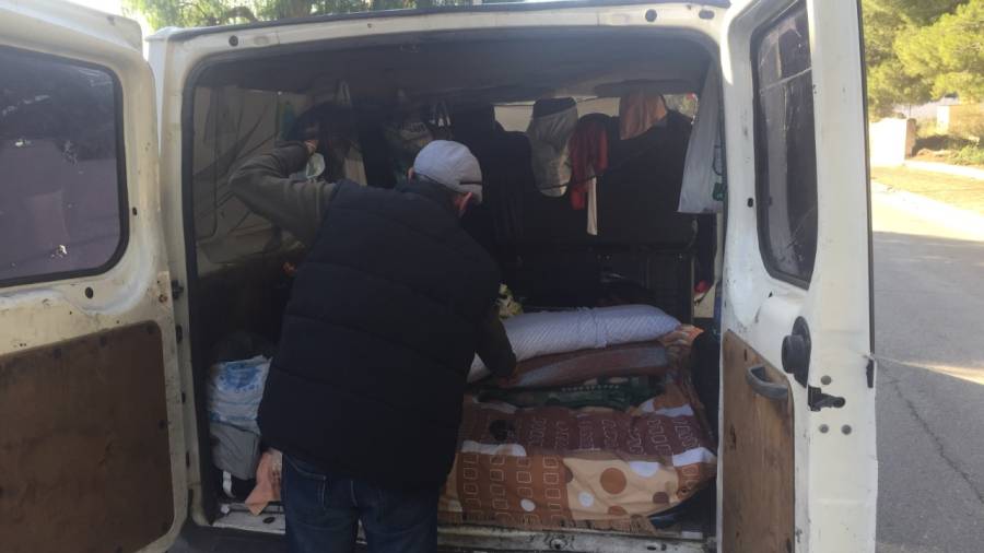 SOS de una familia de Cunit para dejar de dormir en la furgoneta