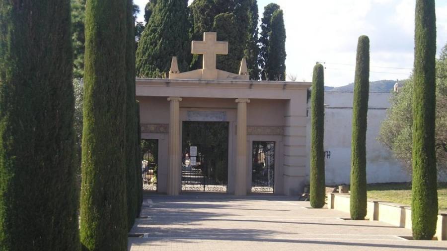 Imatge d'arxiu del cementiri del Vendrell. L'empresa Visible IT & Comunicació, creadora de la aplicació, té la seu a la capital del Baix Penedès. Foto: DT