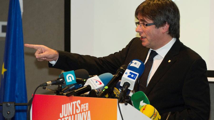 Puigdemont demana a Espanya que tregui les urpes autorit&agrave;ries. FOTO: EFE