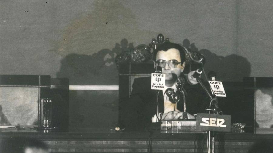 Joan Maria Roig, en un momento de su corto mandato como alcalde de Reus, el 12 de abril de 1985. Foto: Joan Puig/DT