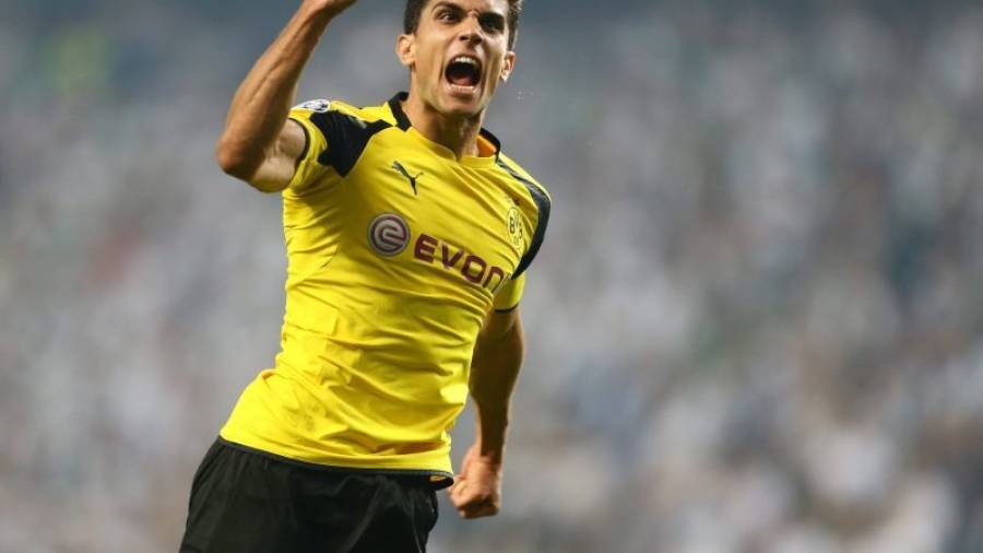 El futbolista de Sant Jaume dels Domenys Marc Bartra celebra su primer gol con el Borussia Dortmund?. Foto: EFE