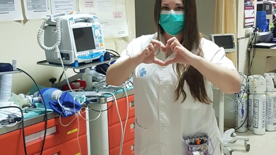 Eulalia Chanovas, estudiante de Enfermer&iacute;a, en el Hospital de Tortosa Verge de la Cinta.