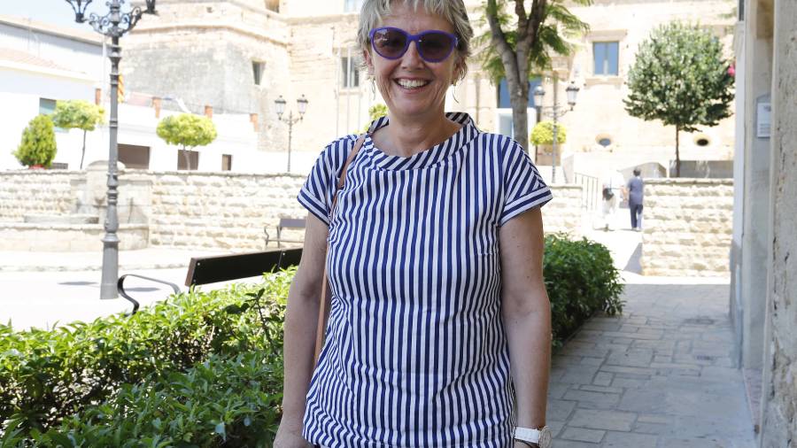 Montse Gassull, en una imagen tomada el pasado mes de julio en la plaza del Castell de la Torre. FOTO: PERE FERRÉ