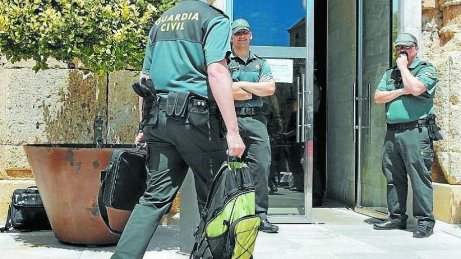 El caso estalló en junio de 2014 con la entrada de la Guardia Civil al Ayuntamiento. Foto: Pere Ferré/DT