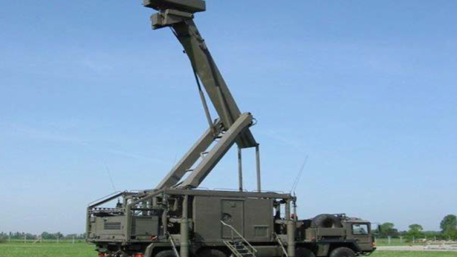Radar de exploraci&oacute;n RAC-3D del Mando de Artiller&iacute;a Antia&eacute;rea.