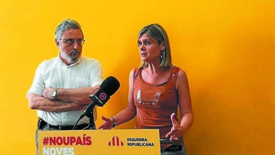 La alcaldable de la coalición Reus Esquerra Nacional, Noemí Llauradó, durante la rueda de prensa de ayer en la sede de ERC. Foto: f.g.