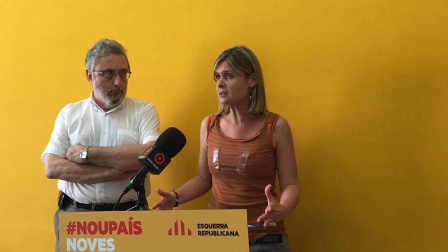 La alcaldable de la coalición Reus Esquerra Nacional, Noemí Llauradó, durante la rueda de prensa de ayer en la sede de ERC. Foto: F.G