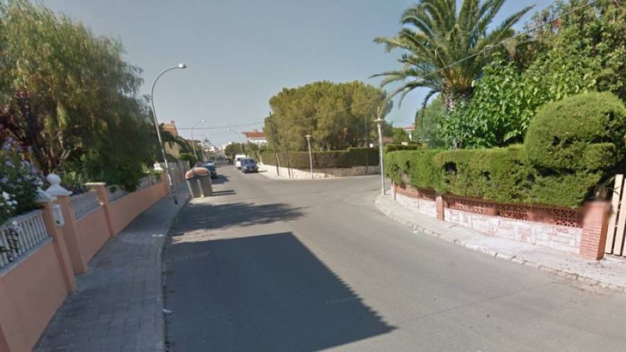 Un mujer ha denunciado haber sufrido un robo con violencia en Torredembarra mediante la técnica del tirón en la calle Cerdenya