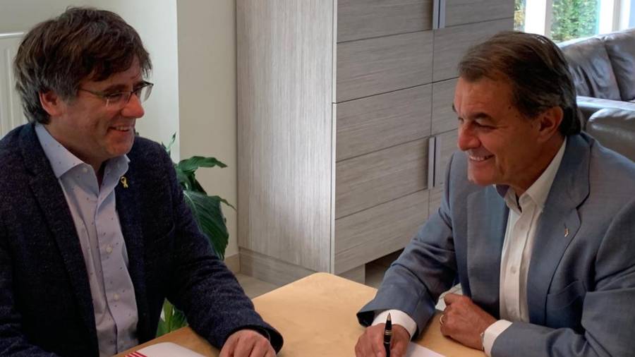 Puigdemont i Artur Mas, reunits a Waterloo. EFE