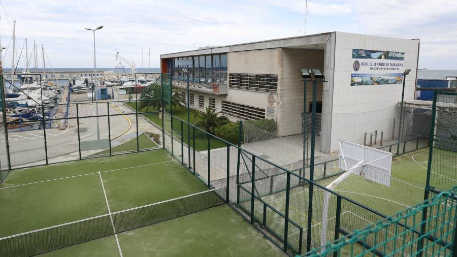 La sede del emblemático Reial Club Nàutic Tarragona, que atraviesa por un momento muy delicado. Foto: Pere Ferré