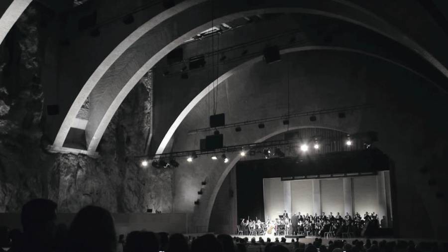 El auditorio del Palau de Congresos simula uno berlinés en ‘Sonata para Violonchelo’.