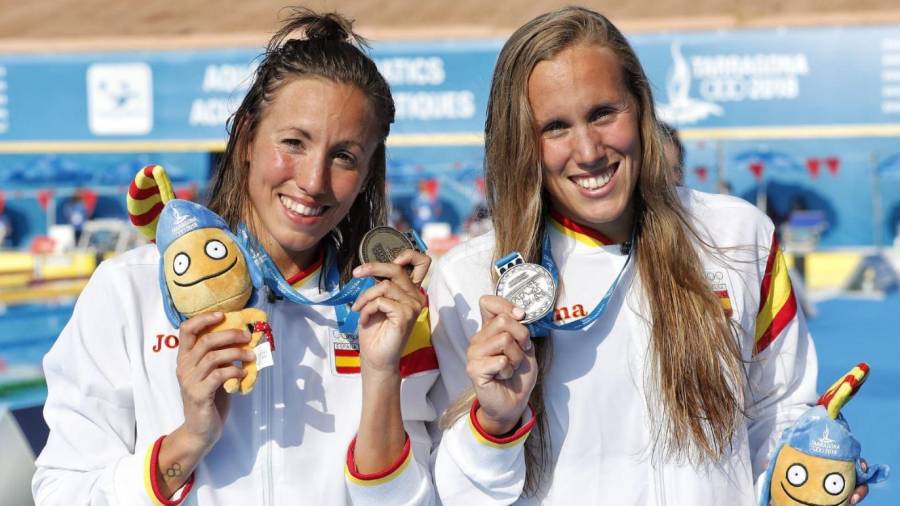 Jessica Vall y Marina García con sus medallas. Cedida