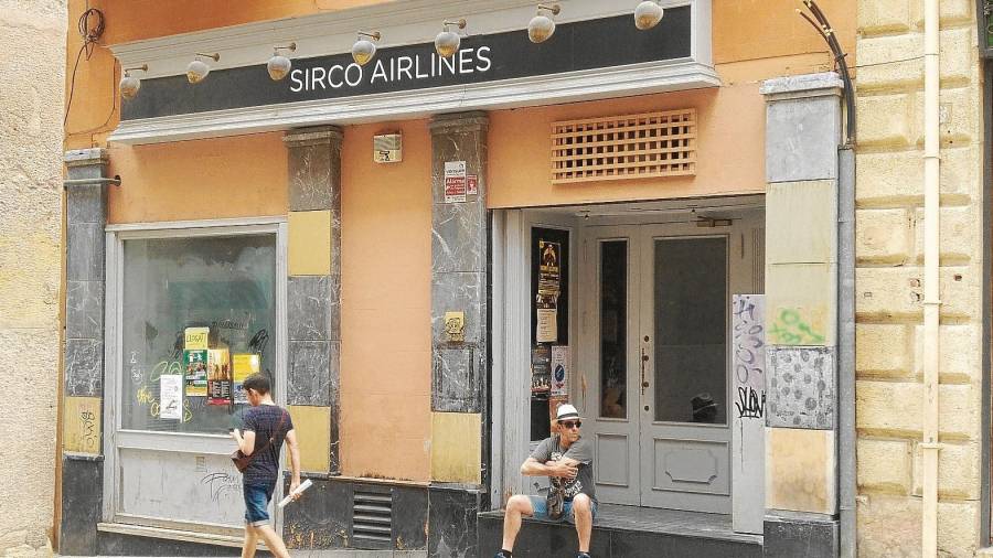 El local está abandonado desde hace meses, cuando cerró el restaurante Sirco Airlines. FOTO: DT