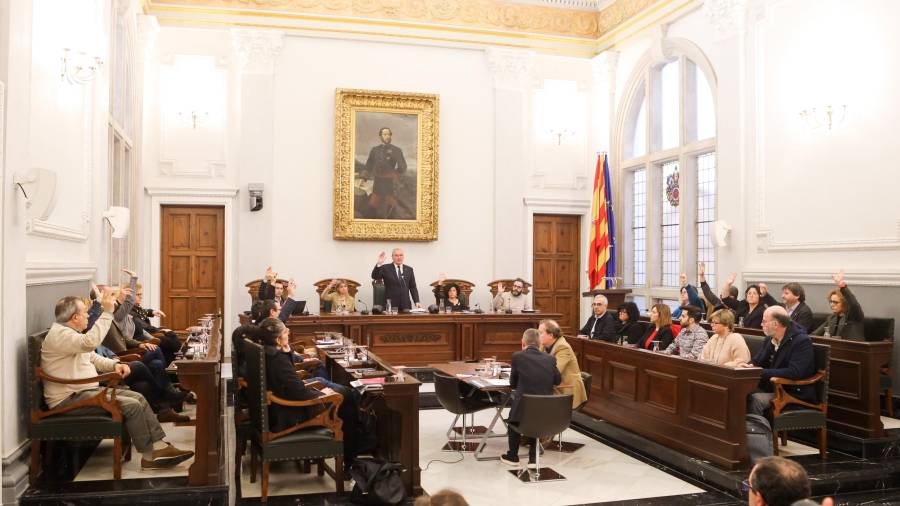 Imagen de la votación celebrada en el pleno. Foto: Alba Mariné
